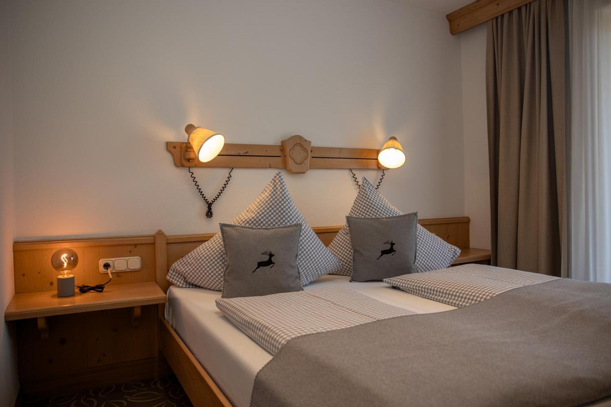 Hotel Gasthof Alter Wirt Farchant Eksteriør billede
