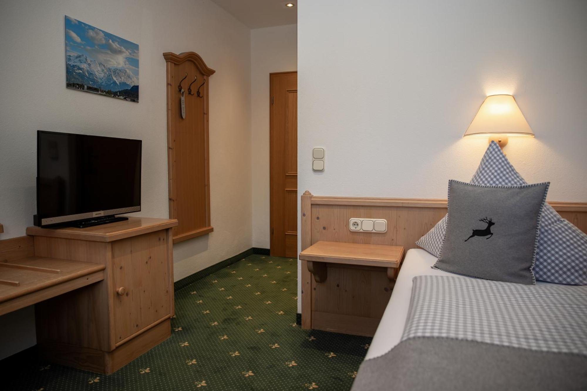 Hotel Gasthof Alter Wirt Farchant Eksteriør billede
