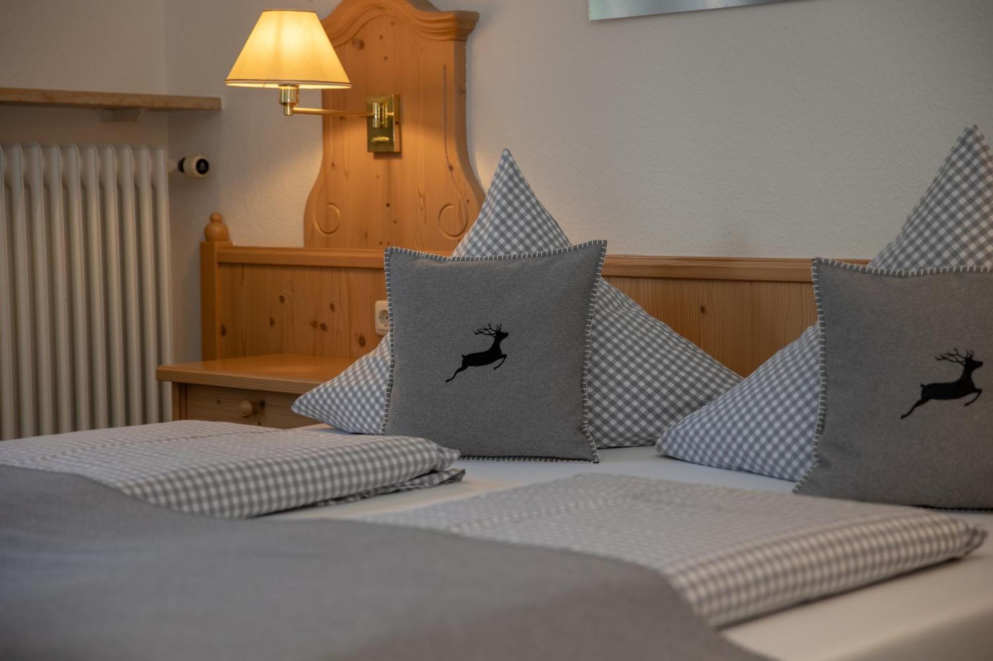 Hotel Gasthof Alter Wirt Farchant Eksteriør billede